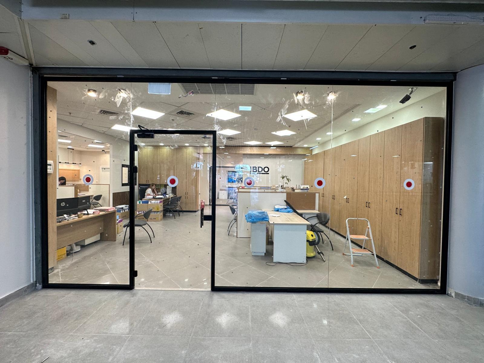 Storefront glass repair in Tampa FL